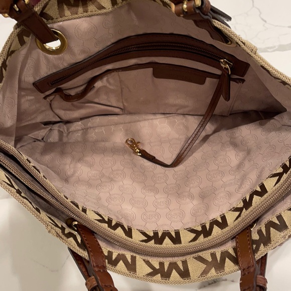 Michael Kors Handbag - Picture 4 of 5